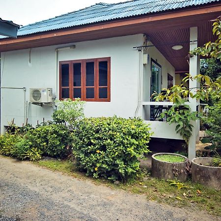 Maenam Bungalow Mae Nam Buitenkant foto